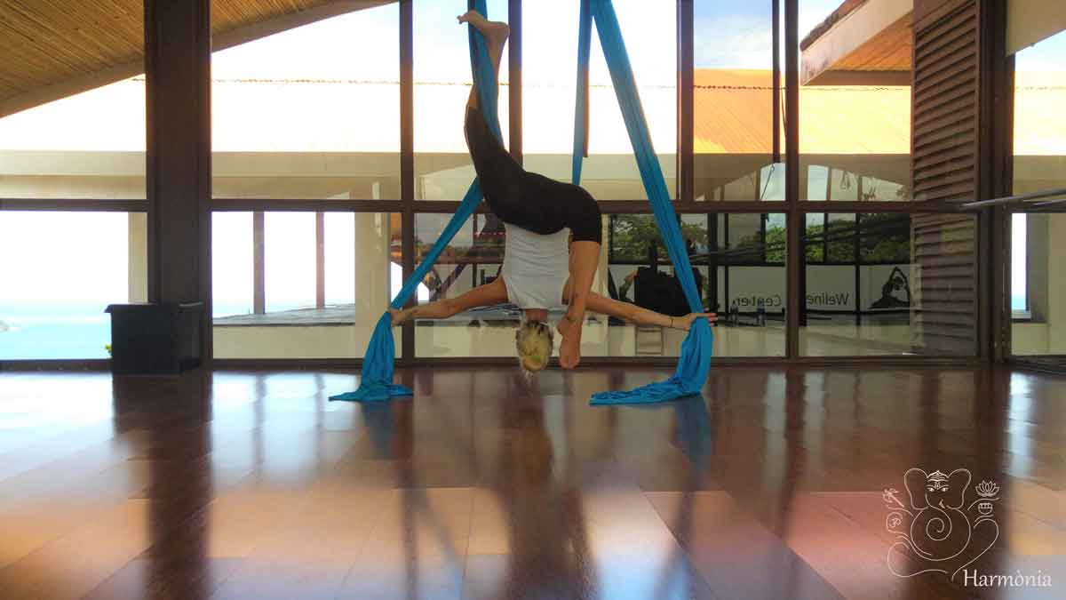 pilates; aerial pilates; istruttrice pilates; stretch flessori anca;